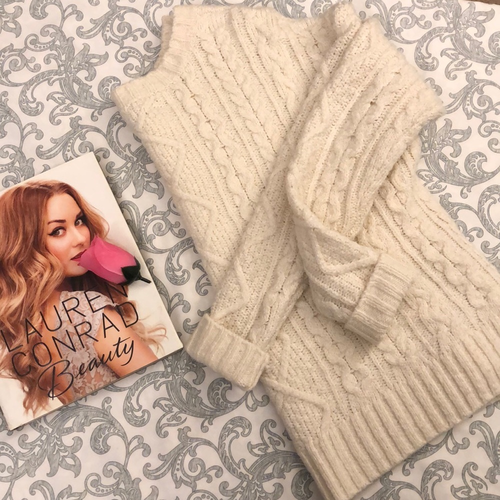 American Eagles outfitters pullover sweater